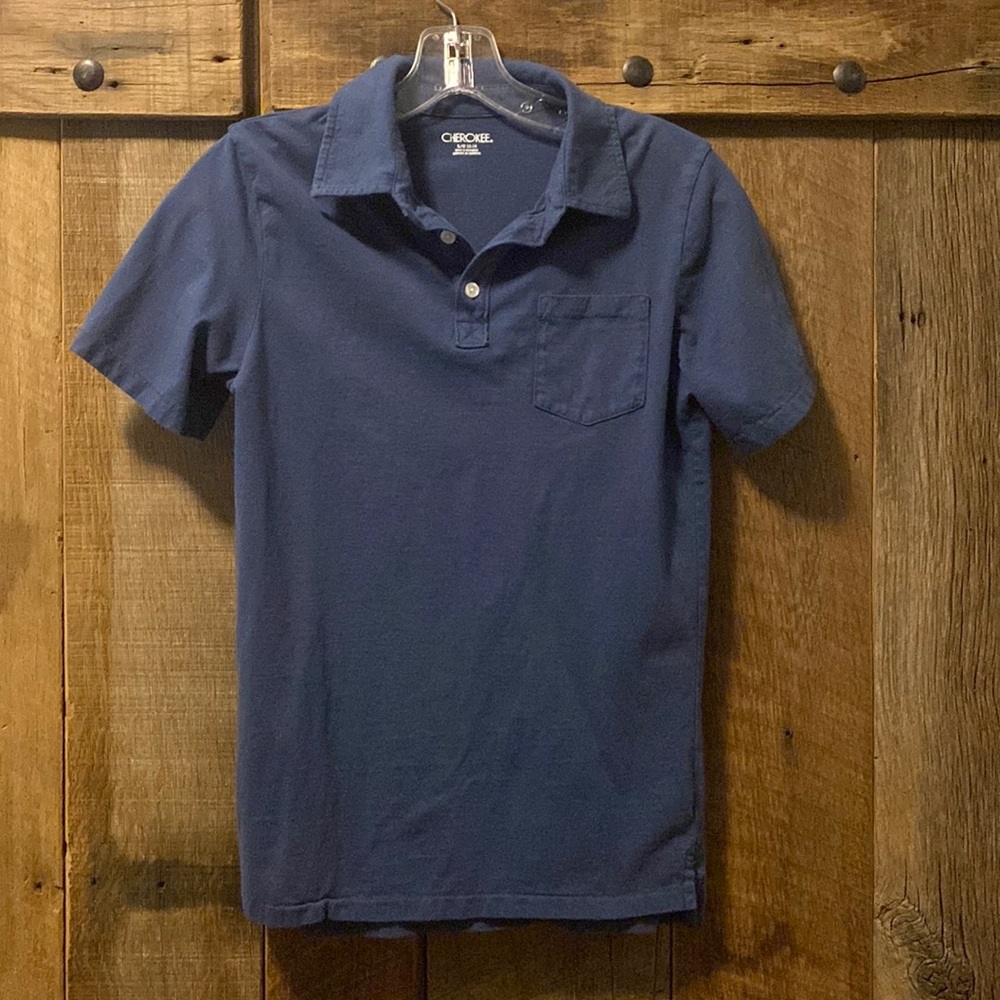 Excellent condition. Navy collared shirt